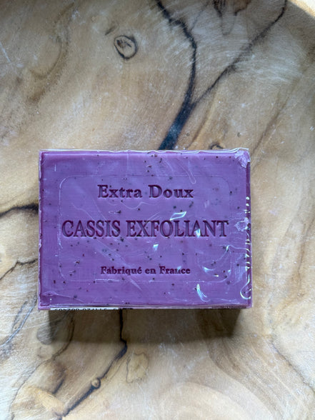 Savon de Provence solide Exfoliant parfum Cassis – 100g