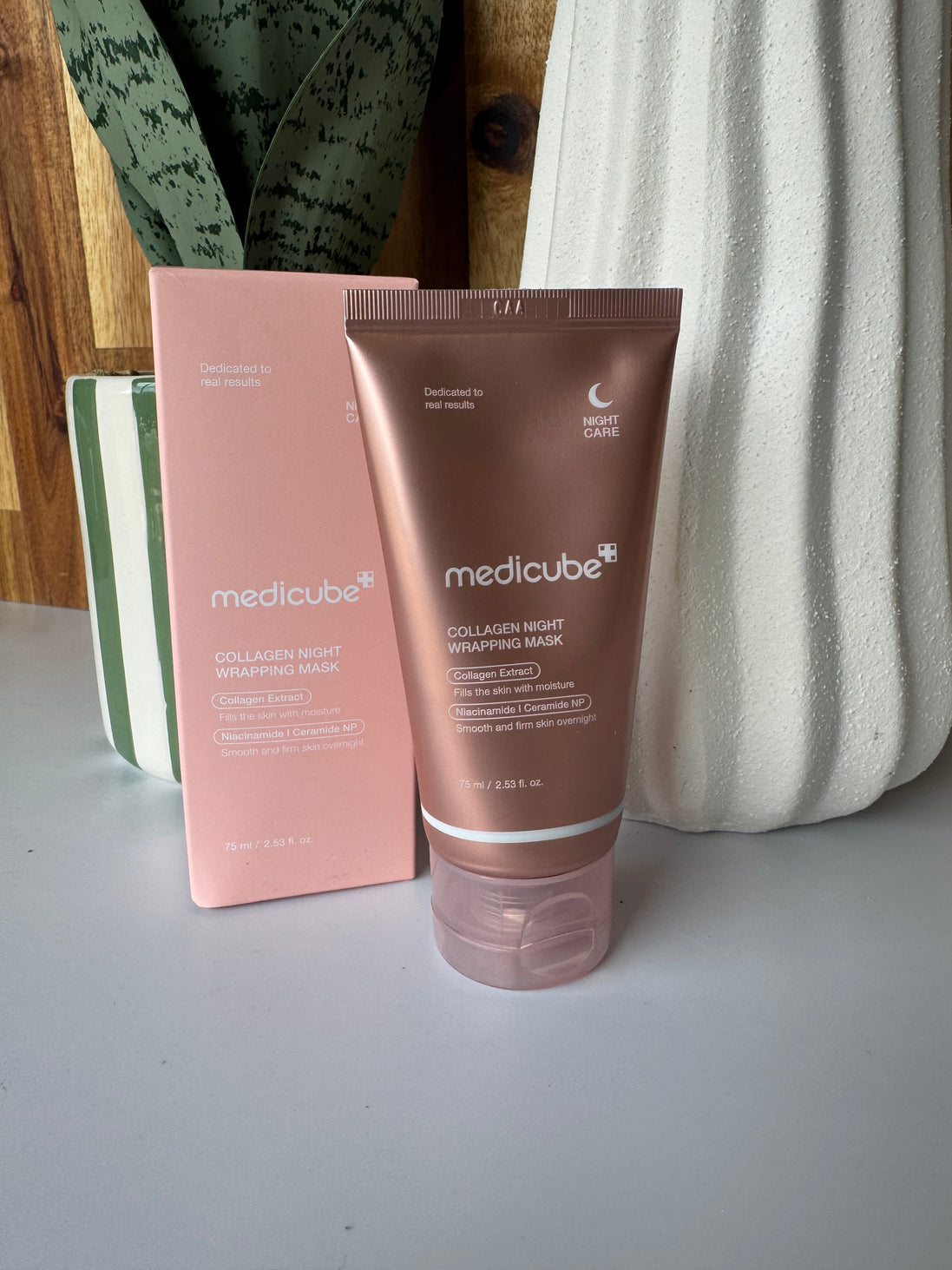 Masque facial pelable enveloppant au collagène MEDICUBE pour la nuit 75 ml