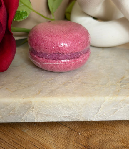 Macaron de bain effervescent parfum cassis