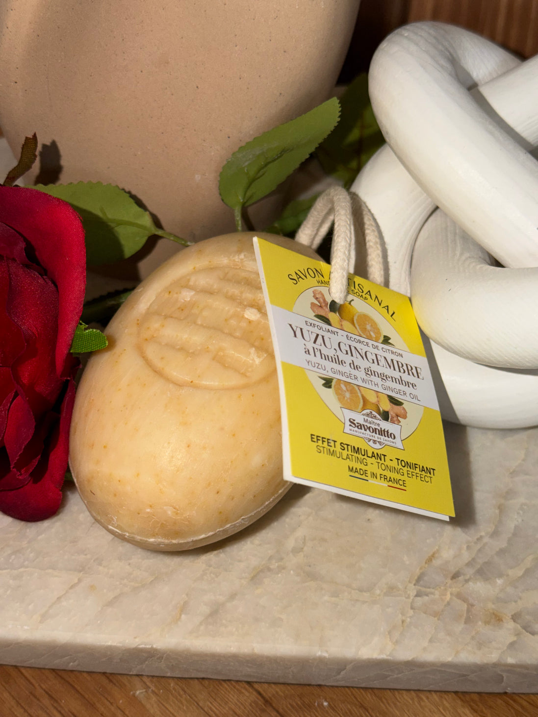 Savon sur corde Yuzu, Gingembre avec exfoliant écorce de citron 200g