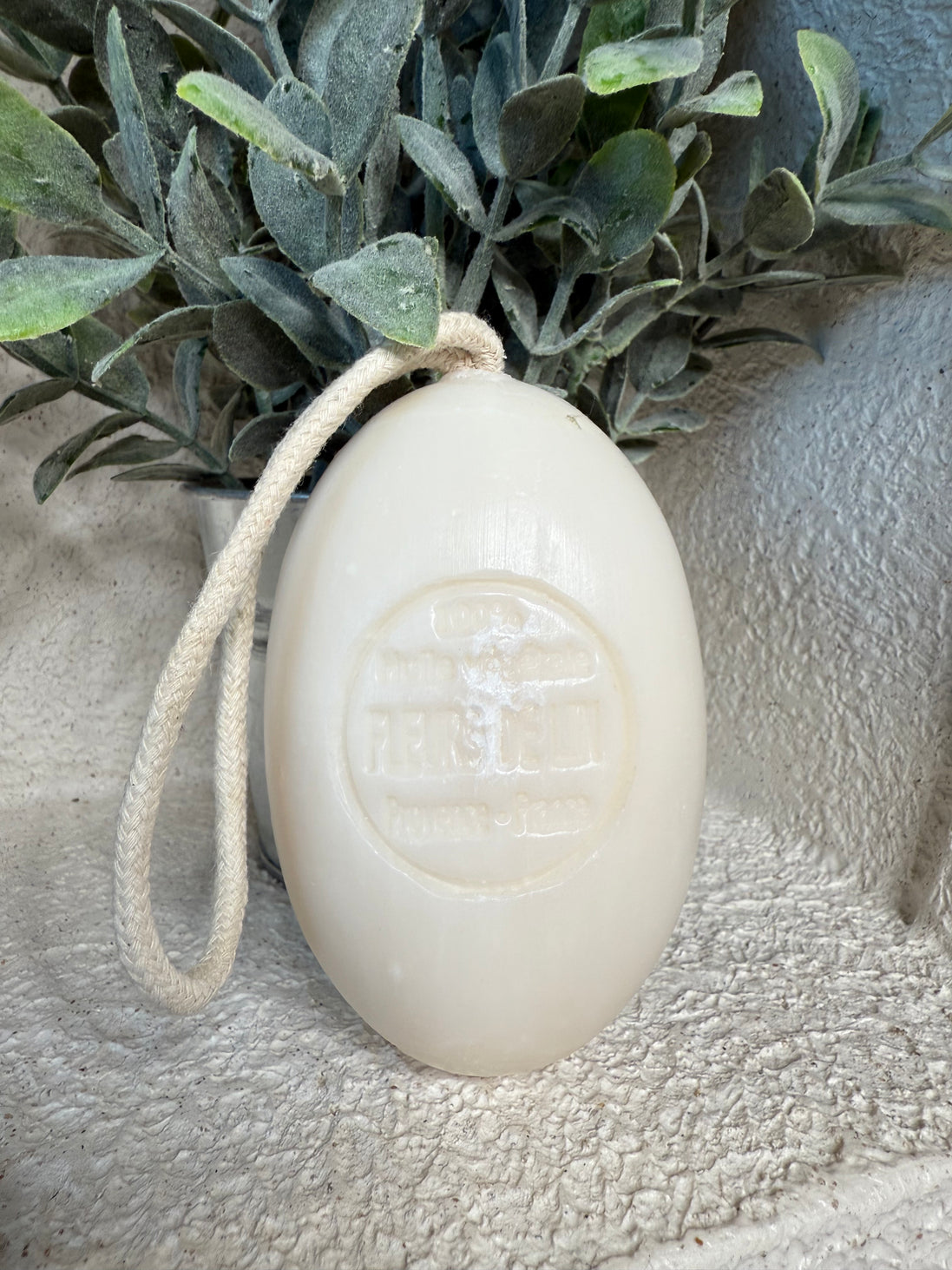 Savon ovale sur corde Fleur de Lin 200g