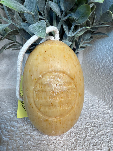 Savon sur corde Yuzu, Gingembre avec exfoliant écorce de citron 200g