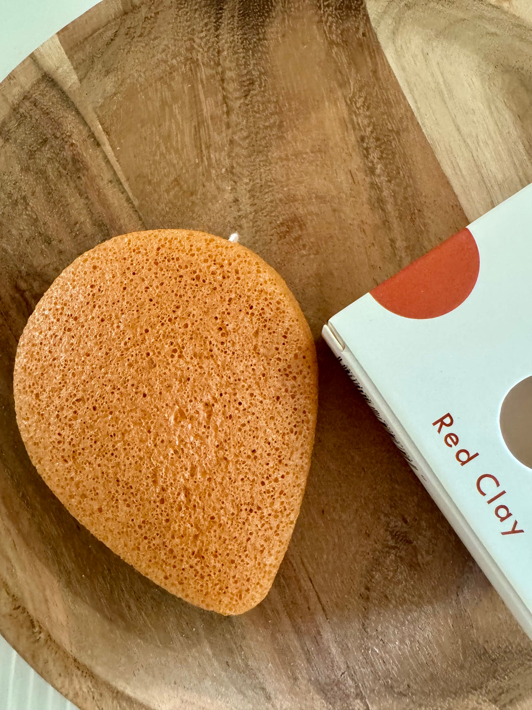 Éponge Konjac en forme de Goutte - Argile Rouge - Rajeunissante
